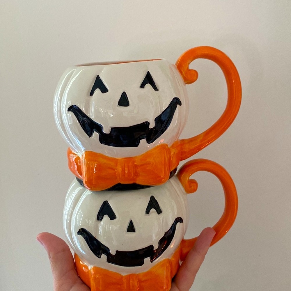 Set of 2 Pumpkin mugs